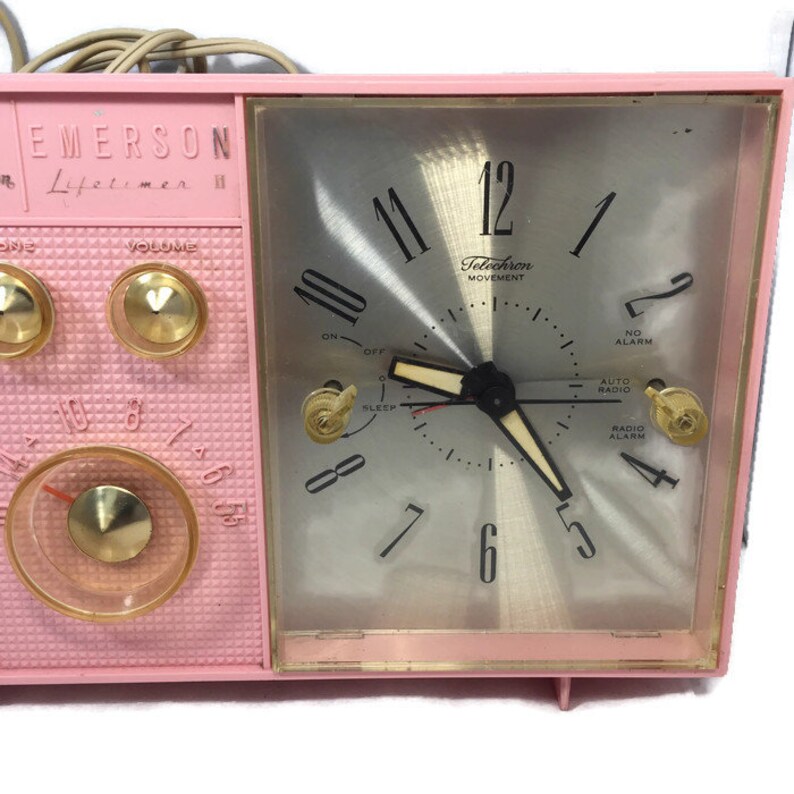 Pink radio clock subtitletix