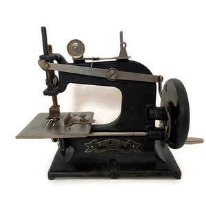 Vintage Baby Grand Toy Sewing Machine