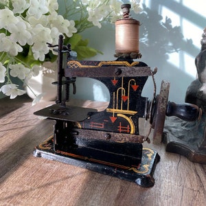 Vintage Toy Sewing Machine Collectible DisplayToy,