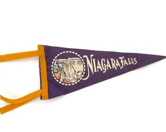Midcentury Niagara Falls Tourist Pennant