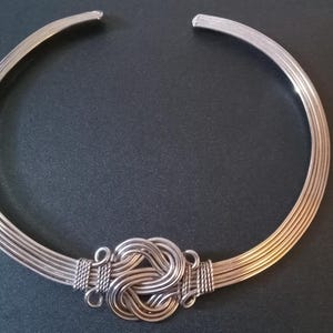 Celtic Knot Silvertone Wire Collar
