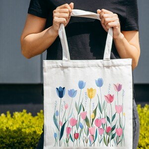 Trendy tote bag, roses canvas tote, Reusable canvas tote bag, Gift tote for her,Flower tote,Mom gift,Women tote Bag,Shopping tote Bag,