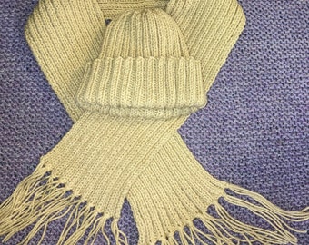 Hat and scarf set