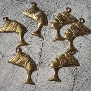 Raw Brass Nefertiti Charms 6 pcs / ancient egypt jewelry components