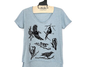 Womens Medium- Light Blue Scoop Festival Tee with Backyard Birds Print