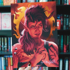 Baldur's Gate 3 - Retrato de Karlach - Impressão A4 com Foil - *EDIÇÃO LIMITADA*