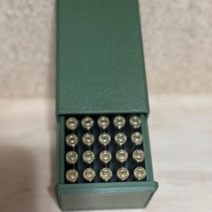 9mm弾丸収納ボックス – 50発収納可能 | 弾薬用コンパクトレンジオーガナイザー