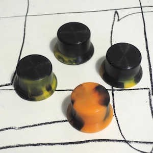 Batch of 4 Knobs for custom electronic DIY project / T18 round Shaft /  Medium size knobs made from recycled plastic / Eurorack Knobs