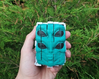3D Printed Articulating Alien Cube with Mountable Housing Unit