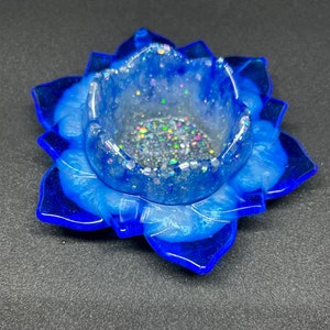 Handmade lotus flower tea light candle holders, Sparkling Resin Glitter, small candle holder, home décor, housewarming gift, unique gift.