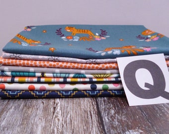 8x Fabric Fat Quarters Stack : Set Q