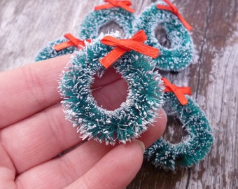 Mini Christmas Wreaths : green sisal / bottle brush