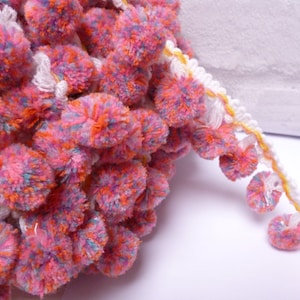 Garn Pom Pom Trim - zwei Meter Farbe: Popping Candy