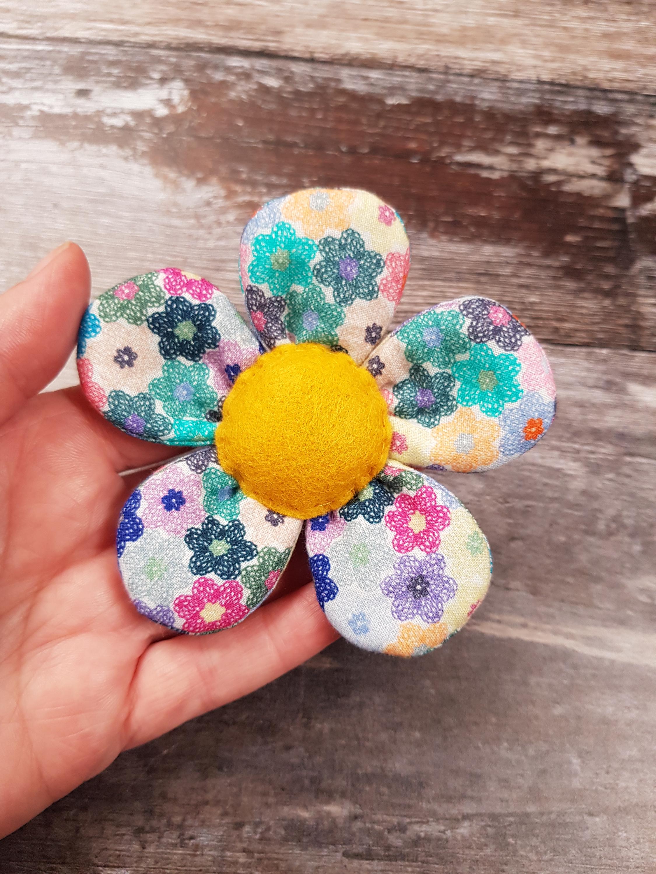 DIY布製フラワーブローチキット：花の縫製プロジェクト - Etsy 日本