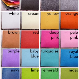 Puede incluir: Una colecci&oacute;n de 20 cuadrados de fieltro en varios colores, incluyendo negro, carb&oacute;n, gris, blanco, crema, amarillo, naranja, marr&oacute;n, rojo, rosa intenso, rosa p&aacute;lido, morado, azul beb&eacute;, turquesa, azul real, azul marino, lima, esmeralda y musgo.