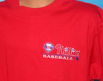 Philadelphia Phillies DEADSTOCK Majestic Embroidered Left Chest Red Tshirt Vintage 1990s