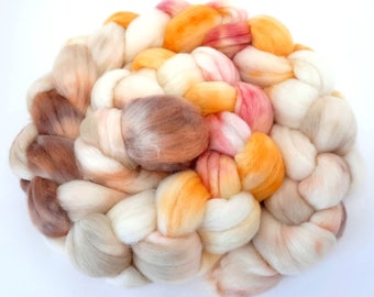 Seashells - 4 oz 18 micron Merino wool combed top, mirrored gradient, roving, spinning fiber, handspinning, felting