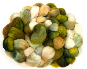 Willow SC - 4 oz hand dyed wool combed top, roving, spinning fiber, handspinning, felting, shorter, repeating colors