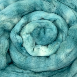 Seafoam - 2 oz repeatable semisolid wool top, Polwarth, Merino, Targhee, BFL, Falkland, felting, spinning, weaving
