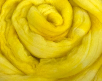 Sunflower - 2 oz repeatable semisolid wool top, Polwarth, Merino, Targhee, BFL, Falkland, felting, spinning, weaving