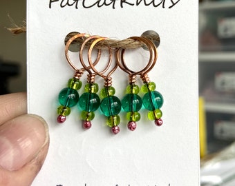 Handmade stitch markers, copper and green glass, fits up to 7.5mm knitting needles, set of 5