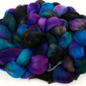 The Darkness SC - 4 oz hand painted wool combed top, roving, spinning fiber, handspinning, felting, mirrored gradient