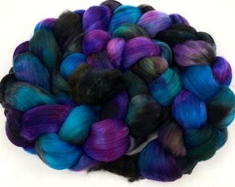 The Darkness SC - 4 oz hand painted wool combed top, roving, spinning fiber, handspinning, felting, mirrored gradient