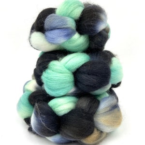 Mint Twist 4 oz Falkland Merino wool combed top, roving, spinning fiber, handspinning, felting, weaving image 3