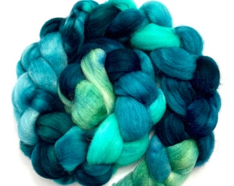 Dioptase MG - 4 oz hand dyed wool combed top, mirrored gradient, roving, spinning fiber, handspinning, felting