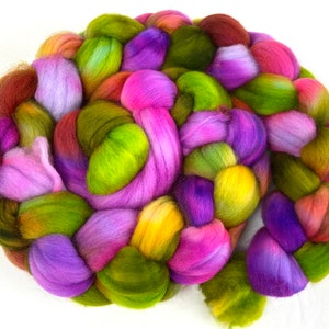 Sweet Corrosion - 4 oz hand dyed wool combed top, roving, spinning fiber, handspinning, felting, shorter, repeating colors