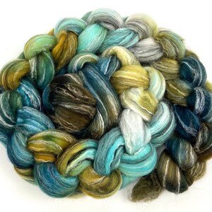 Tide Pool MG - 4 oz Polwarth, alpaca, bamboo combed top, mirrored gradient, roving, spinning fiber, handspinning, felting, wool