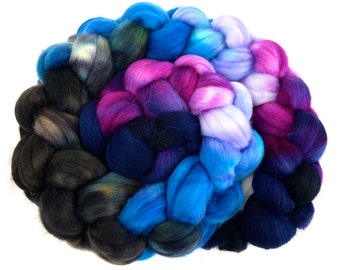 Phantasm MG - 4 oz hand dyed wool combed top, roving, spinning fiber, handspinning, felting, mirrored gradient