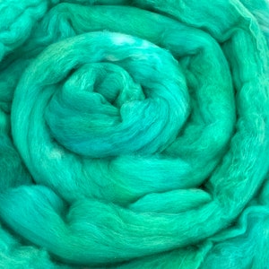 Turquoise Mint - 2 oz repeatable semisolid wool top, Polwarth, Merino, Targhee, BFL, Falkland, felting, spinning, weaving