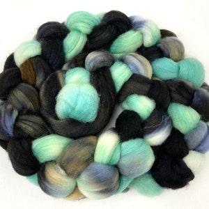 Mint Twist 4 oz Falkland Merino wool combed top, roving, spinning fiber, handspinning, felting, weaving image 1