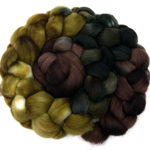 Peat Bog MG - 4 oz hand painted wool combed top, mirrored gradient, roving, spinning fiber, handspinning, felting