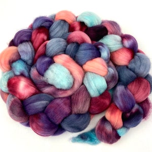 Nebula SC - 4 oz hand dyed wool combed top, weaving, roving, spinning fiber, handspinning, needle felting, dreads, doll making, fiber arts