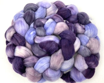 Wisteria SC - 4 oz hand dyed wool combed top, roving, spinning fiber, handspinning, mirrored gradient