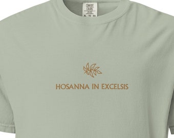 Hosanna In Excelsis Camisa Bordada / Camiseta Católica Latina / Camiseta Católica Comfort Colors