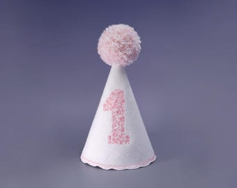 Un cappello di compleanno per neonati, cappello per la prima festa di compleanno, cappello di compleanno in tessuto, cappello da festa ricamato, foto di cake smash, cappello di compleanno per bambini