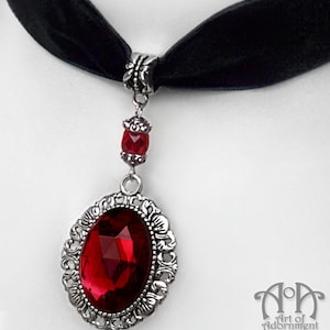 Red Crystal BLACK VELVET CHOKER Necklace Victorian Gothic Glass Pendant Antique Silver image 2