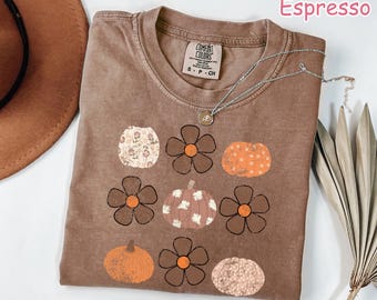 Comfort Colors® Cute Fall Pumpkin Shirt, Retro Floral Pumpkin T-Shirt, Autumn Aesthetic Tee, Pumpkin Season Graphic Tee, Boho Fall Shirt