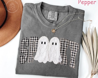 Camiseta de fantasma espeluznante Comfort Colors®, camiseta de fantasma de Halloween, camiseta de temporada espeluznante, camiseta de cuello redondo de Halloween con estampado de patchwork falso, camiseta espeluznante a cuadros vichy