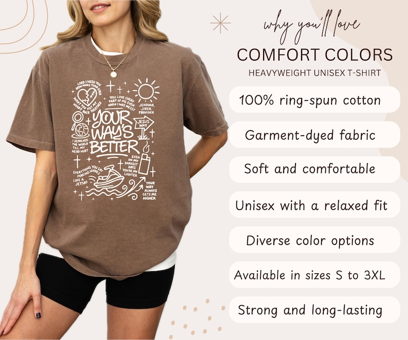 Op de afbeelding: Een bruin, zwaar unisex T-shirt met de witte tekst "Your Way's Better" en religieuze symbolen. Gemaakt van 100% ringgesponnen katoen, met een relaxte pasvorm. Verkrijgbaar in maten S tot 3XL. Het shirt is geverfd.