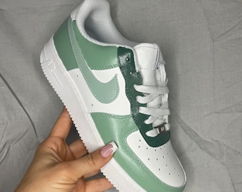 Custom sneakers Nike Air Force 1 green