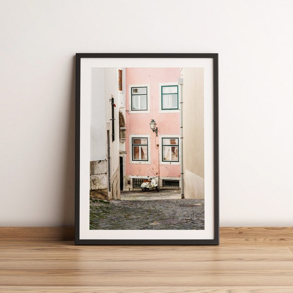 Poster Lisboa Alfama Street Photo Wall Art Vespa Digital Prints Livingroom Wall Decor Architecture Photography