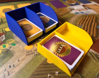 Mini portacarte europeo doppio. Disponibili 3 altezze: 20 mm, 40 mm o 60 mm. Ideale per Viticulture, Arkham Horror, Dune Imperium