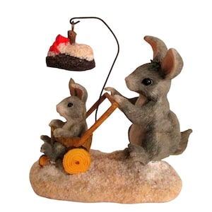 Charming Tails Silvestri &quot;Christmas Stroll&quot; Rabbit Figurine  - Vintage Collectible Decor - Festive Holiday Decoration - Xmas Bunny Gift