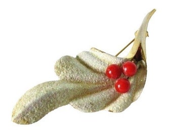 Vintage Holly Berry Christmas Brooch Pin Holiday Jewelry
