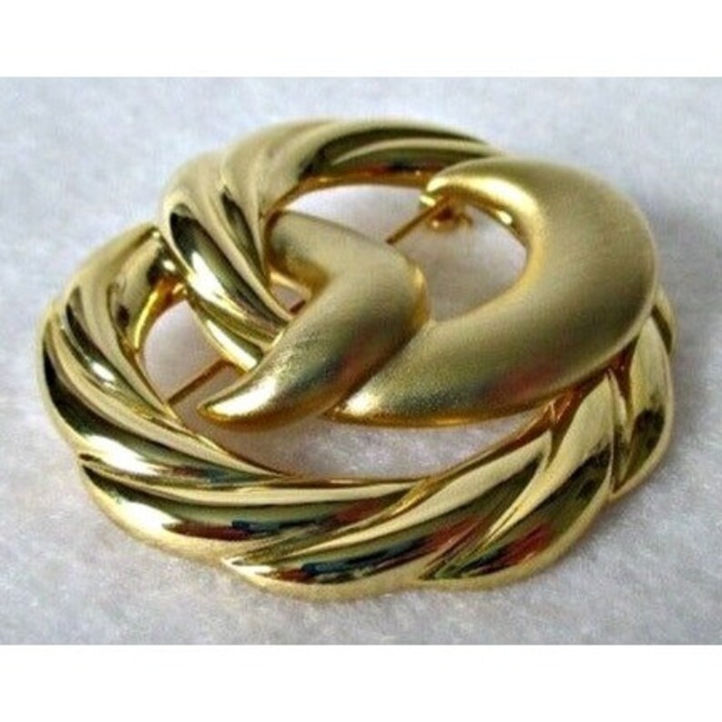 Vintage Swirly Goldtone Statement Brooch Pin Signed Costume Jewelry Unreadable image 2