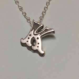 Colgante inicial K hecho a mano en plata de ley, collar con letra personalizada, colgante con letra, collar con inicial